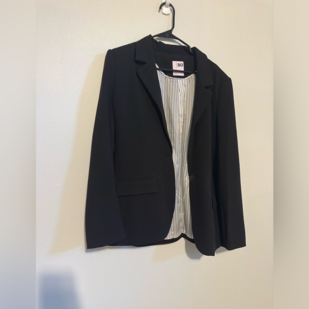 WOMENS BLACK BLAZER